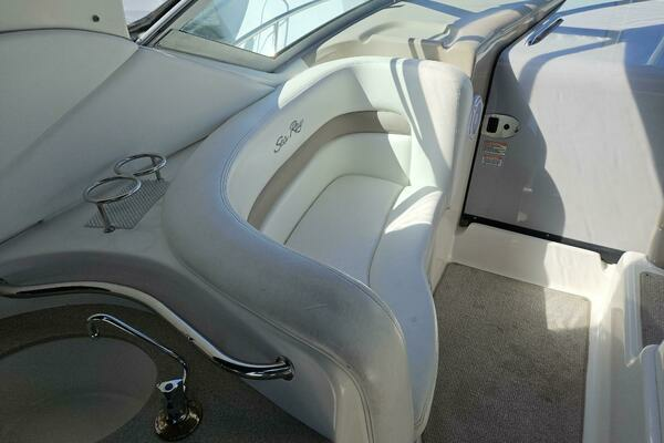 Photo of the 2004 Sea Ray 320 "HAI TUNA"