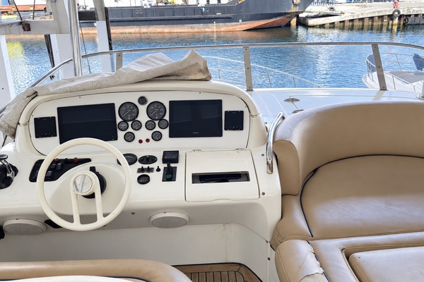 62 Azimut Fly   2004 62ft Azimut Yacht For Sale