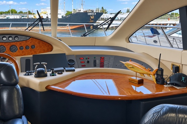 62 Azimut Fly   2004 62ft Azimut Yacht For Sale