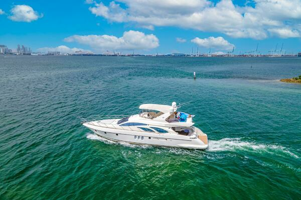 2004 Azimut 62