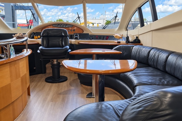 62 Azimut Fly   2004 62ft Azimut Yacht For Sale