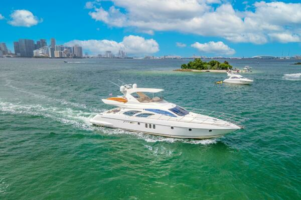 2004 Azimut 62
