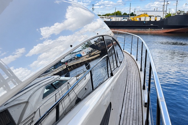 62 Azimut Fly   2004 62ft Azimut Yacht For Sale