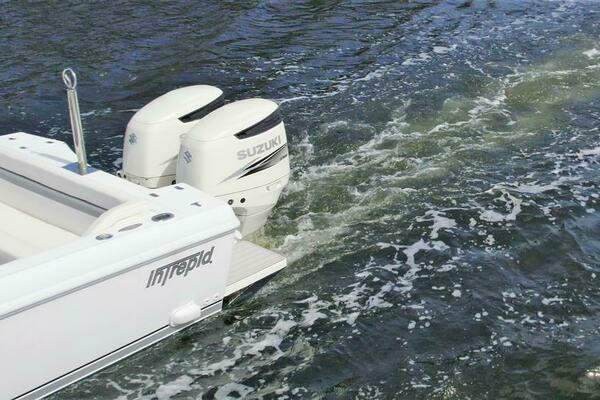 Photo of the 2003 Intrepid 32 "32 Intrepid / 2003"