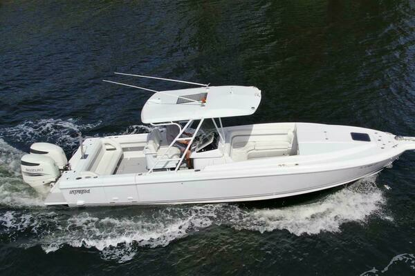 Photo of the 2003 Intrepid 32 "32 Intrepid / 2003"