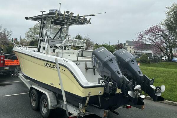 Photo of the 2006 Century 2600