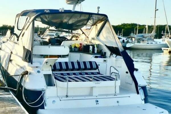 Photo of the 2005 Regal 3560 Commodore