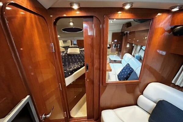 Photo of the 2005 Regal 3560 Commodore