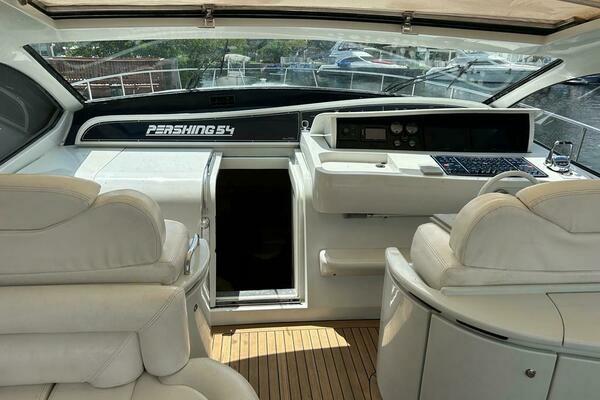1999 Pershing 54