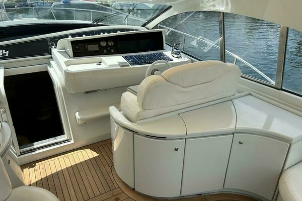 1999 Pershing 54