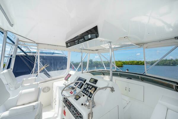 Photo of the 1992 Hatteras 50 Convertible "50 Hatteras Convertible / 1992"