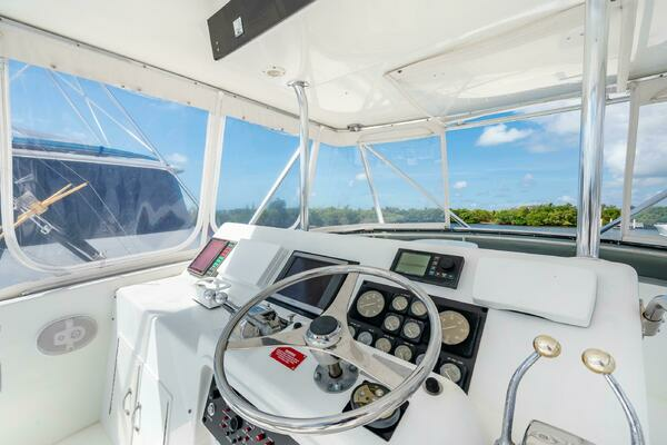 Photo of the 1992 Hatteras 50 Convertible "50 Hatteras Convertible / 1992"