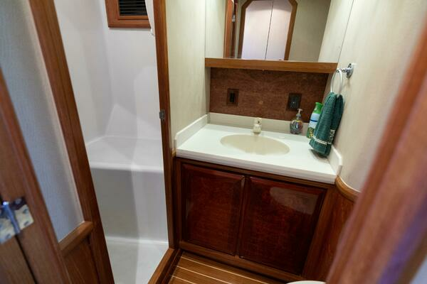 1998 Miller Marine 60