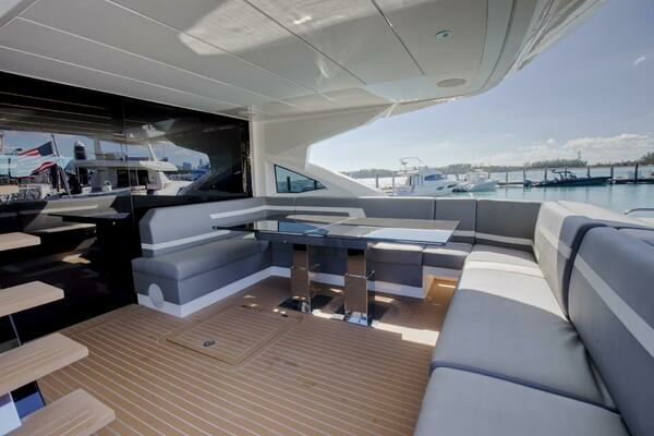 2023 Sunseeker 74