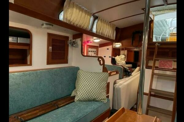 TRILLIUM 42ft Hinckley Yacht For Sale