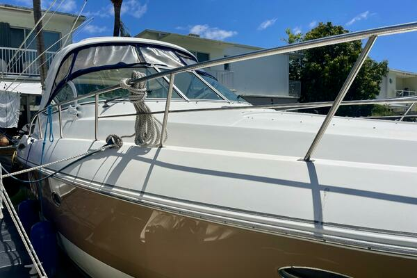 Photo of the 2006 Cruisers Yachts 420 Express "Kings of Kings"