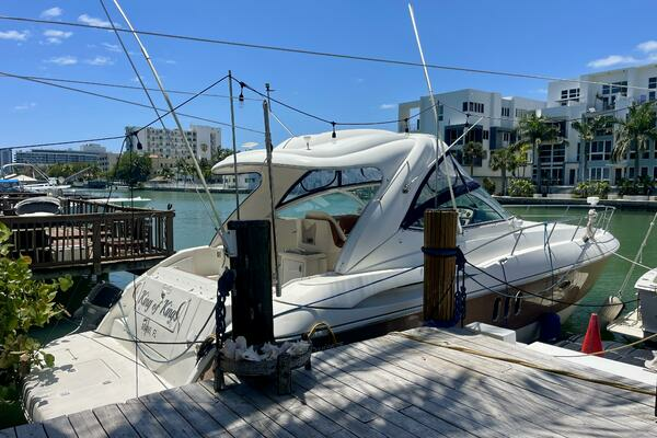 Photo of the 2006 Cruisers Yachts 420 Express "Kings of Kings"