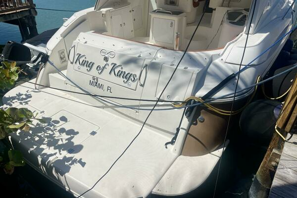 Photo of the 2006 Cruisers Yachts 420 Express "Kings of Kings"