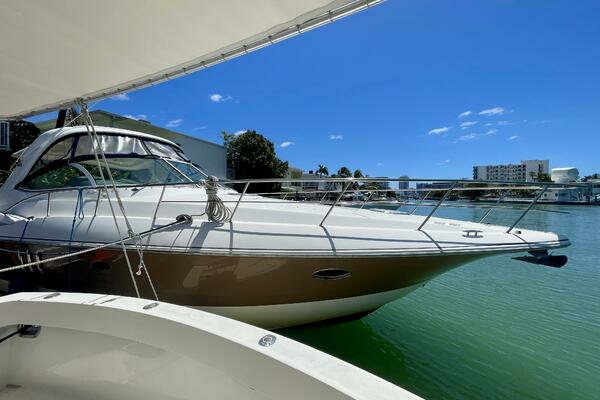 Photo of the 2006 Cruisers Yachts 420 Express "Kings of Kings"