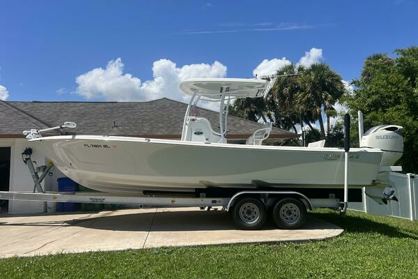 Photo of the 2019 Blue Wave 2800 Pure Hybrid