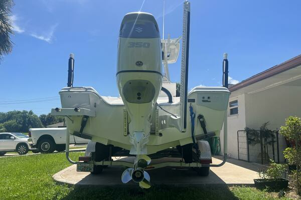 Photo of the 2019 Blue Wave 2800 Pure Hybrid