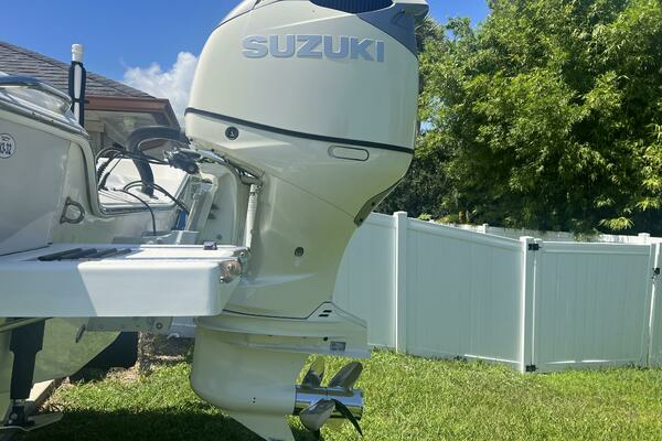 Photo of the 2019 Blue Wave 2800 Pure Hybrid