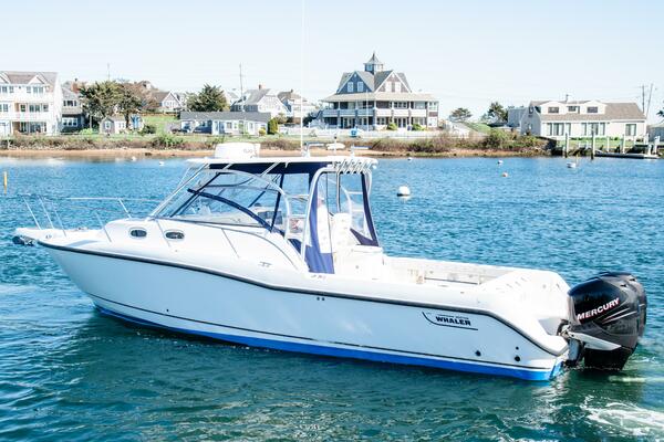 30ft Boston Whaler Yacht For Sale
