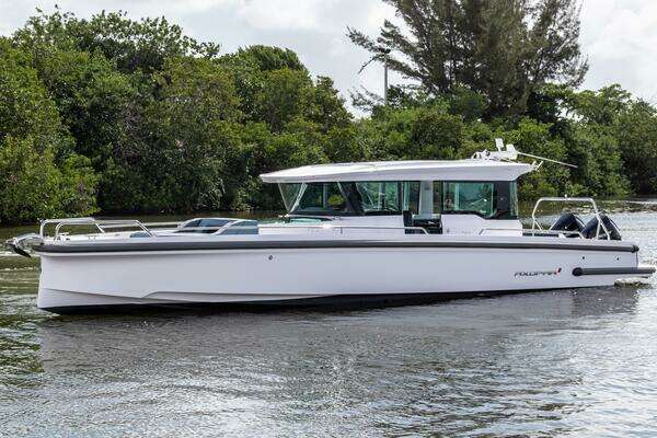 37-ft-Axopar-2024-37XC CROSS CABIN-Fort Lauderdale Florida United States yacht for sale