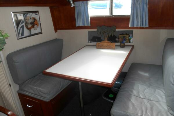 Ocean Blue 44ft Tollycraft Yacht For Sale