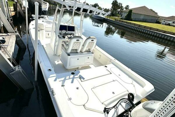 Photo of the 2020 Blue Wave 2800 Pure Hybrid