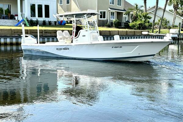 Photo of the 2020 Blue Wave 2800 Pure Hybrid