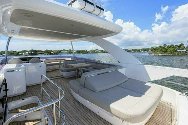 2019 Princess 62