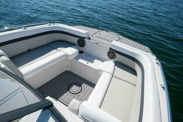 Photo of the 2025 Starcraft SVX 211 IO