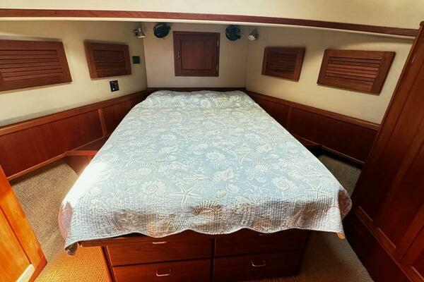 2001 American Tug 34