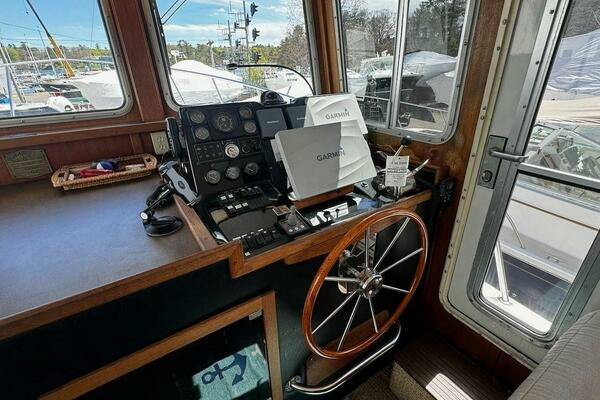 2001 American Tug 34