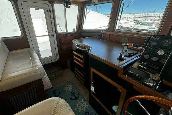 2001 American Tug 34