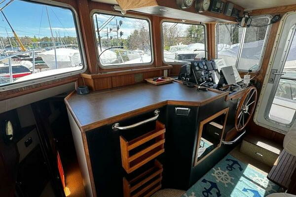 2001 American Tug 34