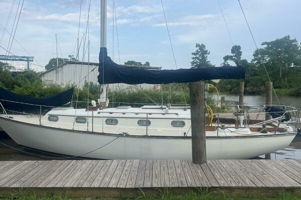 Photo of the 1981 Cape Dory  "Mirage"