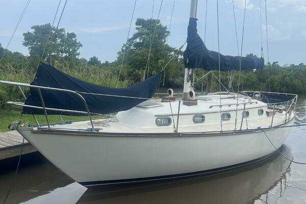 Photo of the 1981 Cape Dory  "Mirage"