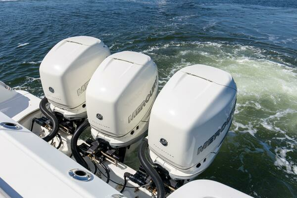 2019 Boston Whaler 34