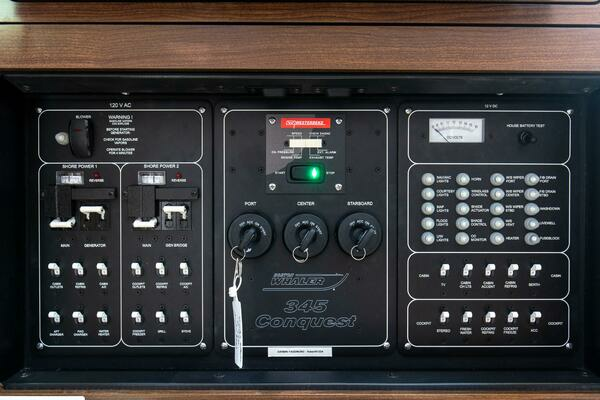 2019 Boston Whaler 34