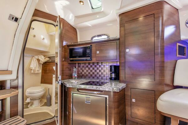 2019 Boston Whaler 34