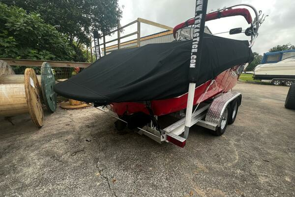 Photo of the 2005 Correct Craft Air Nautique 226