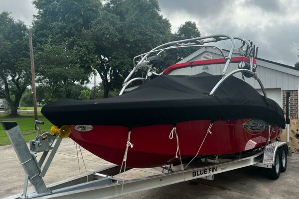 Photo of the 2005 Correct Craft Air Nautique 226