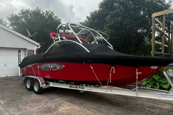 Photo of the 2005 Correct Craft Air Nautique 226