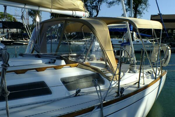 Photo of the 1994 Sabre 34 "Windswept Yacht Sales"