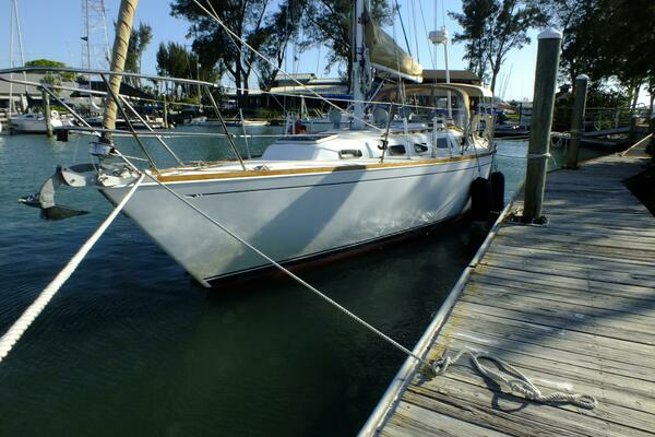 Photo of the 1994 Sabre 34 "Windswept Yacht Sales"