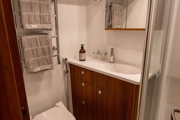 1 8M    2 1M Targa 46 46ft Targa Yacht For Sale