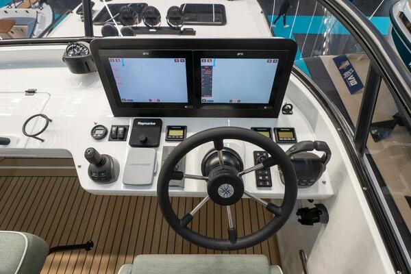 1 8M    2 1M Targa 46 46ft Targa Yacht For Sale