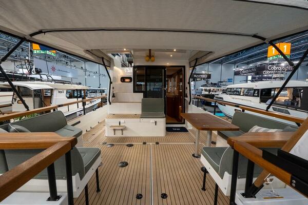 1 8M    2 1M Targa 46 46ft Targa Yacht For Sale